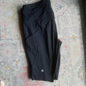Lululemon 12 inch bike shorts in black